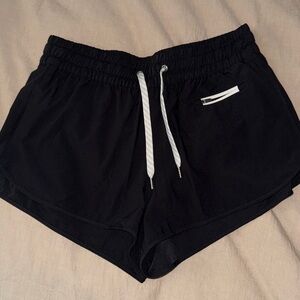 Vuori Clementine 2.0 Women's Performance Shorts 2.5”  Black Size S